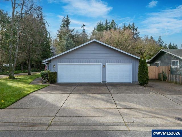 1376 Brickley Rd, Eugene, OR 97401