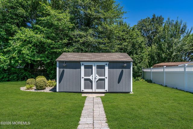835 Vaughn Avenue, Toms River, NJ 08753