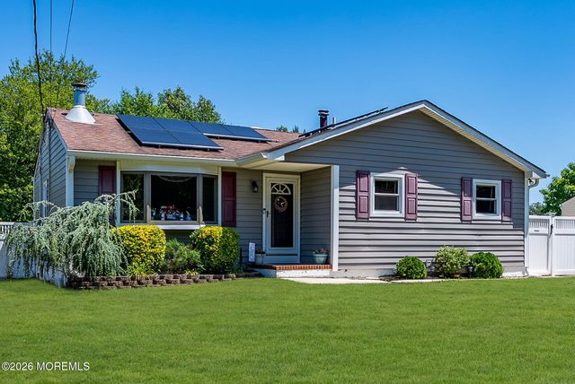 835 Vaughn Avenue, Toms River, NJ 08753
