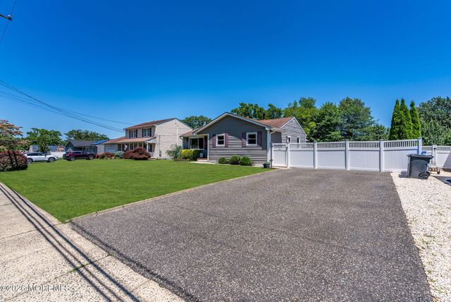 835 Vaughn Avenue, Toms River, NJ 08753