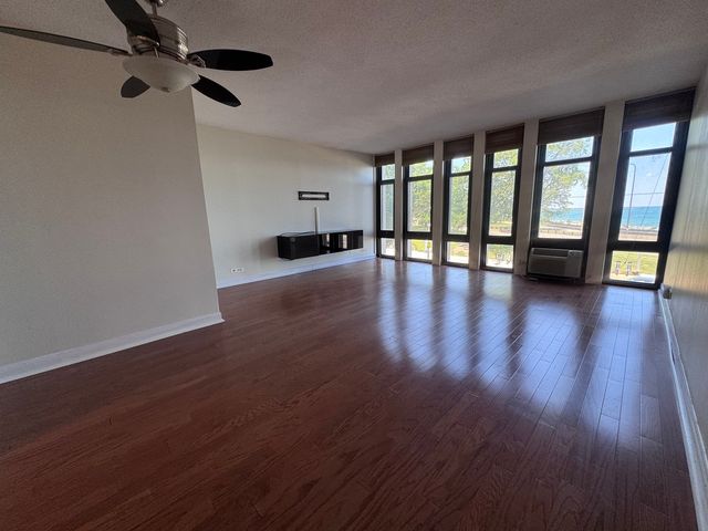 6700 S South Shore Drive 2H, Chicago, IL 60649