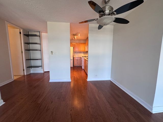 6700 S South Shore Drive 2H, Chicago, IL 60649