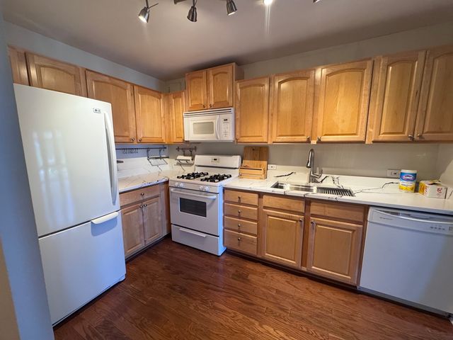 6700 S South Shore Drive 2H, Chicago, IL 60649