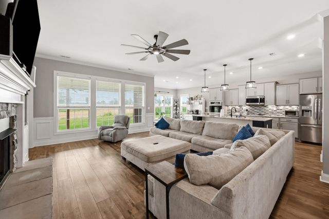 445 Houston Oaks Drive, Paris, KY 40361
