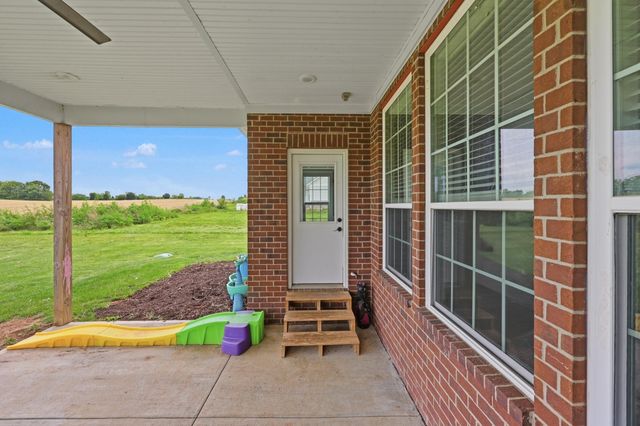 445 Houston Oaks Drive, Paris, KY 40361
