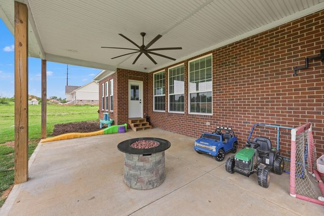 445 Houston Oaks Drive, Paris, KY 40361