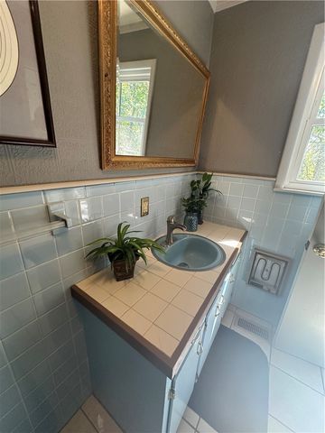 68 Wall Street, Eureka Springs, AR 72632