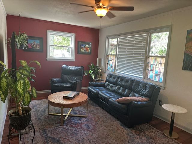 68 Wall Street, Eureka Springs, AR 72632