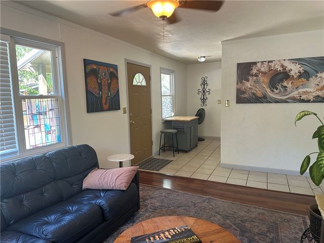 68 Wall Street, Eureka Springs, AR 72632