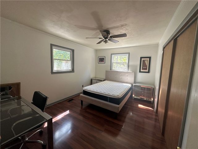 68 Wall Street, Eureka Springs, AR 72632