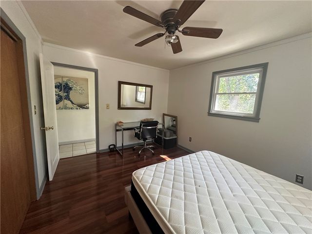 68 Wall Street, Eureka Springs, AR 72632
