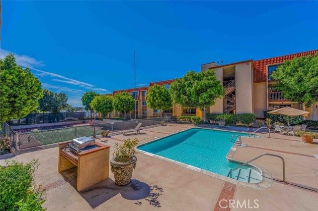 2101 E 21st 212, Signal Hill, CA 90755