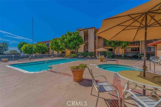 2101 E 21st 212, Signal Hill, CA 90755