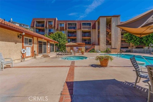 2101 E 21st 212, Signal Hill, CA 90755