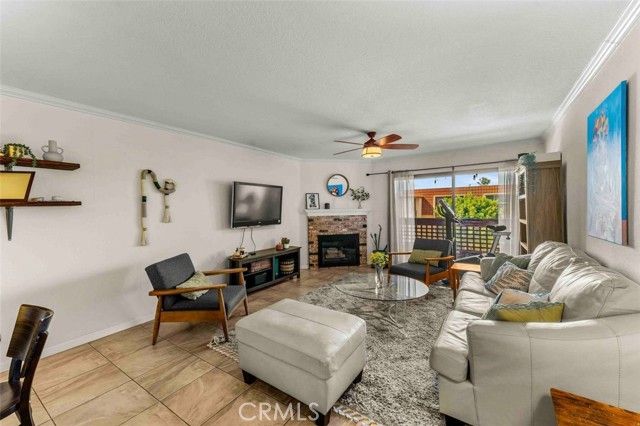 2101 E 21st 212, Signal Hill, CA 90755