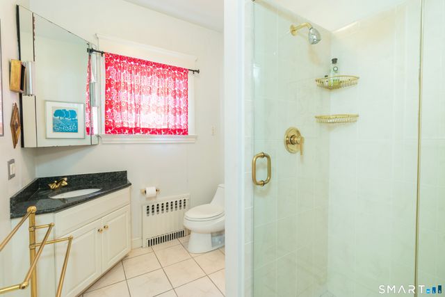 18 Rockland Park, Branford, CT 06405