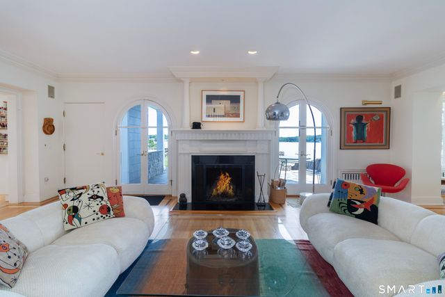 18 Rockland Park, Branford, CT 06405