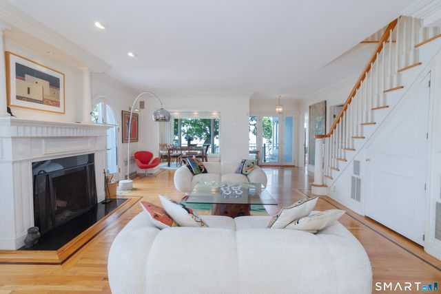 18 Rockland Park, Branford, CT 06405
