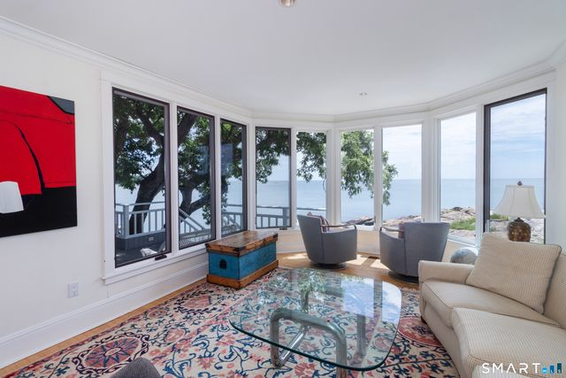 18 Rockland Park, Branford, CT 06405