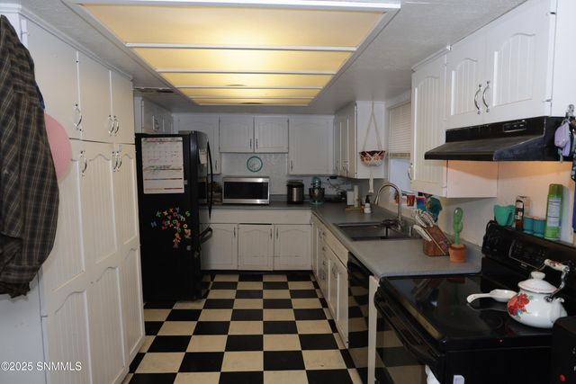 911 Luna Street, Las Cruces, NM 88001