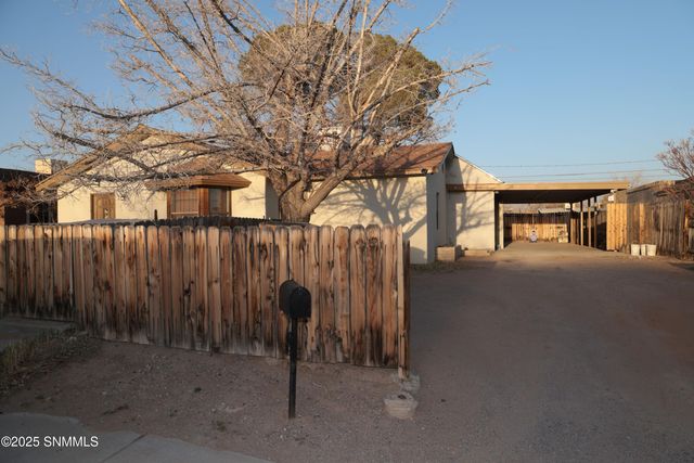 911 Luna Street, Las Cruces, NM 88001