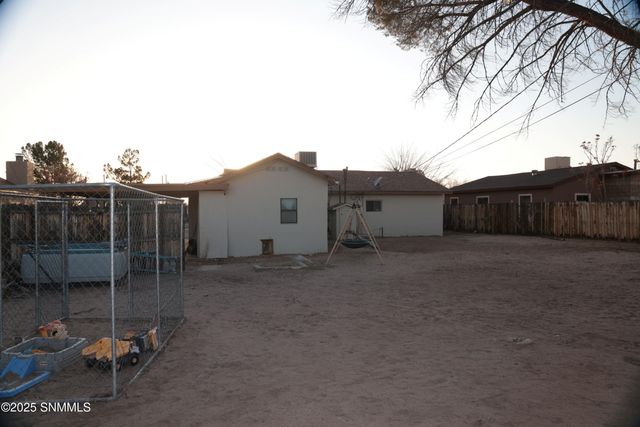 911 Luna Street, Las Cruces, NM 88001
