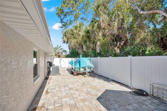 2 COVENTRY PLACE, Palm Coast, FL 32137