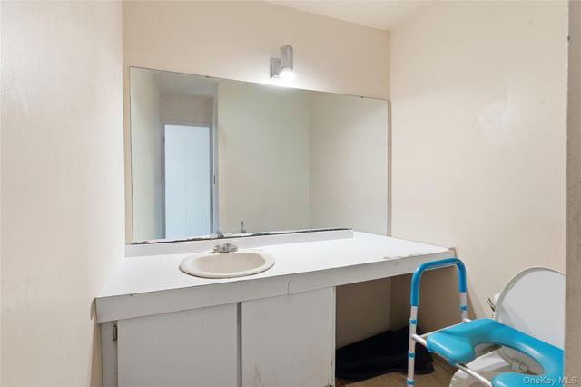 9 Beatrice Lane, Glen Cove, NY 11542