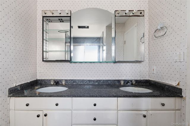 9 Beatrice Lane, Glen Cove, NY 11542