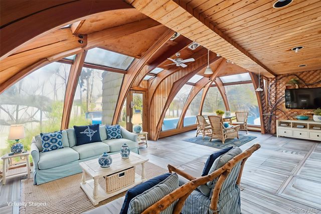 9 Beatrice Lane, Glen Cove, NY 11542