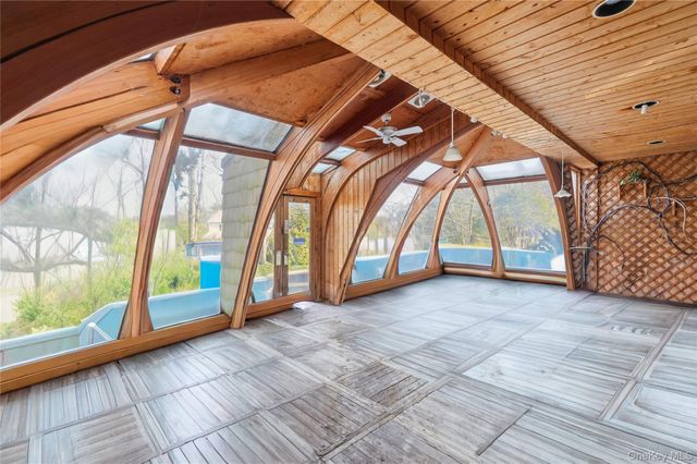 9 Beatrice Lane, Glen Cove, NY 11542