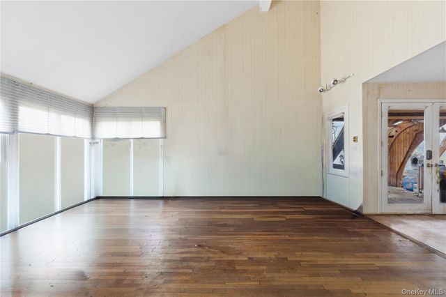 9 Beatrice Lane, Glen Cove, NY 11542