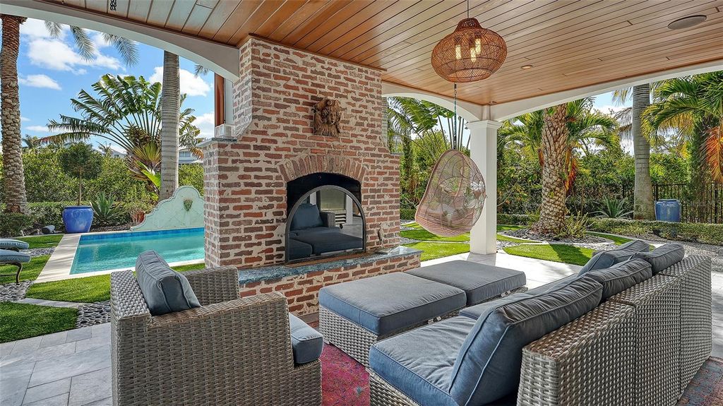 Image 37 of property listing at 513 VILLA ROSA WAY, Anna Maria, FL 34216