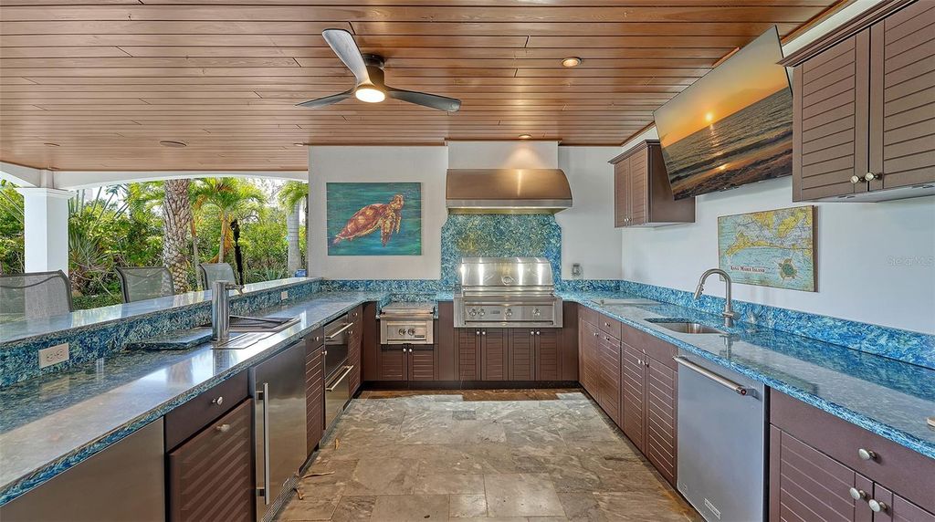 Image 52 of property listing at 513 VILLA ROSA WAY, Anna Maria, FL 34216