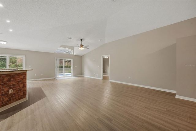 239 CHINA BERRY CIRCLE, Davenport, FL 33837