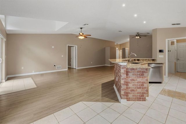 239 CHINA BERRY CIRCLE, Davenport, FL 33837