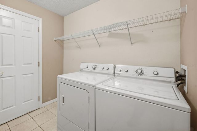 239 CHINA BERRY CIRCLE, Davenport, FL 33837