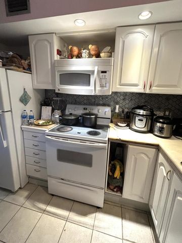 506 Davis Road 66, Palm Springs, FL 33461