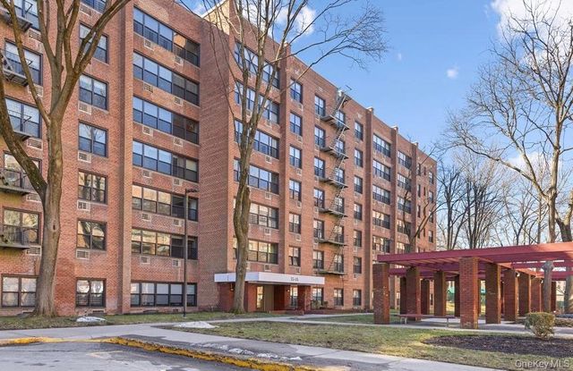 75-34 Bell LF, Bayside, NY 11364