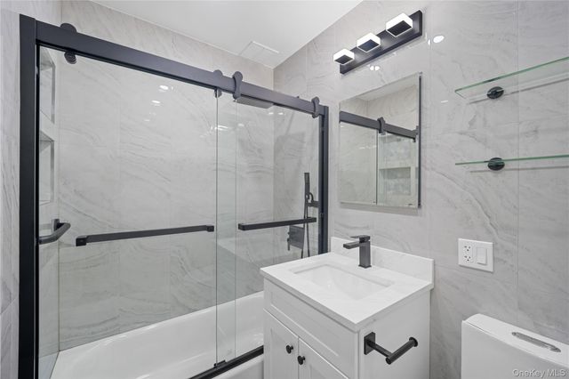 75-34 Bell LF, Bayside, NY 11364