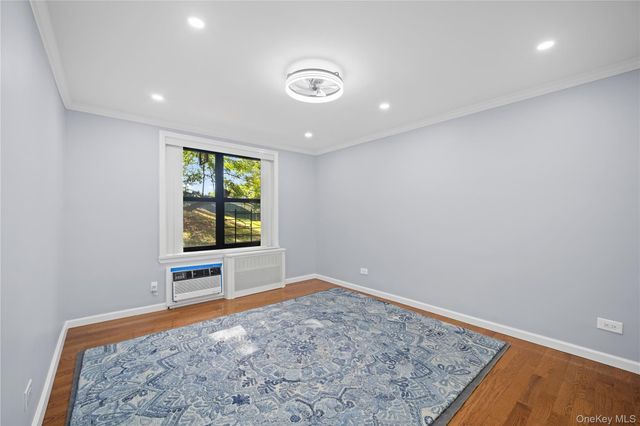 75-34 Bell LF, Bayside, NY 11364