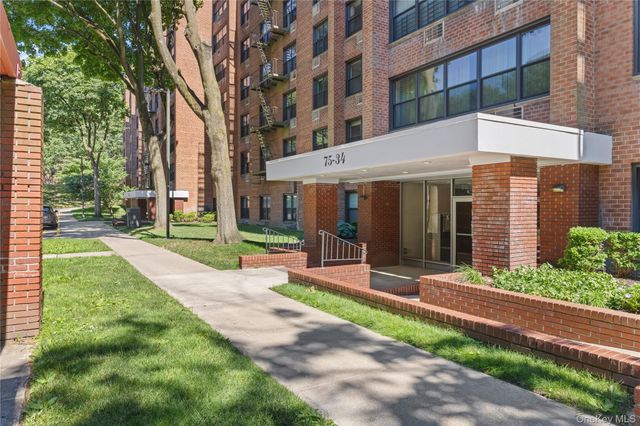 75-34 Bell LF, Bayside, NY 11364