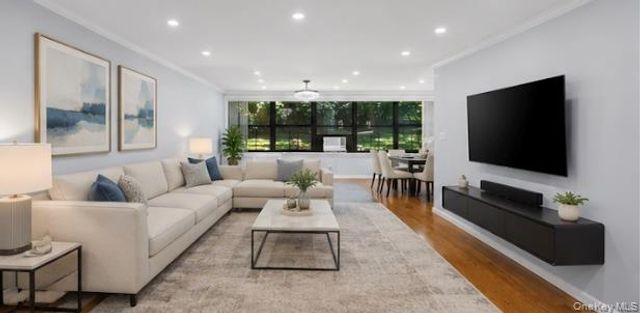 75-34 Bell LF, Bayside, NY 11364