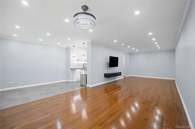 75-34 Bell LF, Bayside, NY 11364
