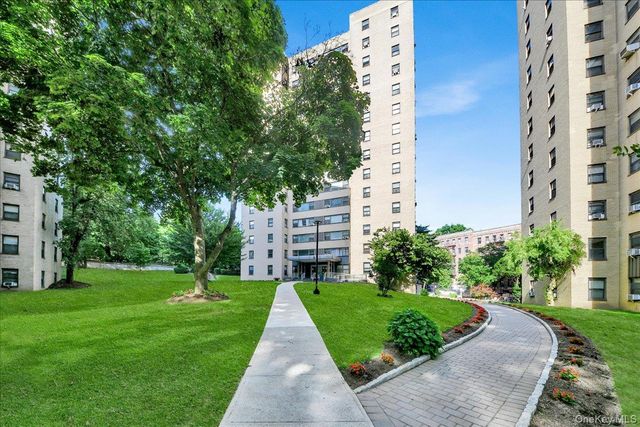 6 Fordham Hill Oval 10A, Bronx, NY 10468