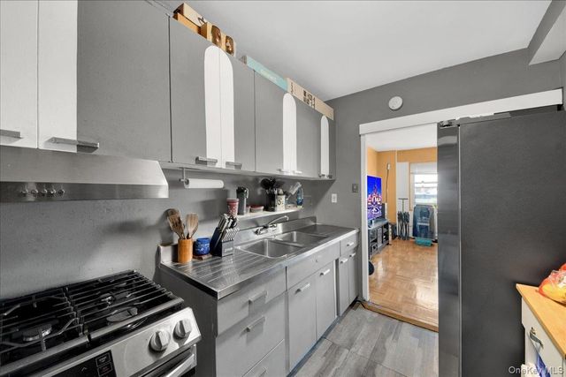 6 Fordham Hill Oval 10A, Bronx, NY 10468