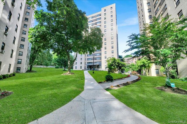 6 Fordham Hill Oval 10A, Bronx, NY 10468