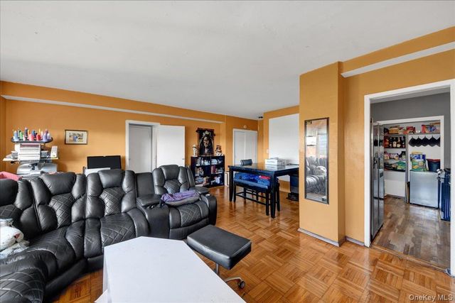 6 Fordham Hill Oval 10A, Bronx, NY 10468