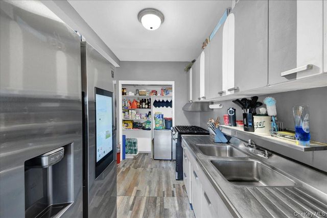 6 Fordham Hill Oval 10A, Bronx, NY 10468