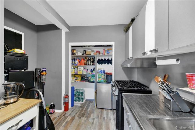 6 Fordham Hill Oval 10A, Bronx, NY 10468